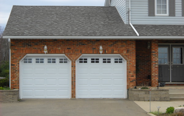 garage door, garage doors, openers, garage doors niagara, ON, door repair and service, tnc, tnc mobile maintenance, niagara, on, golden horseshoe garage doors