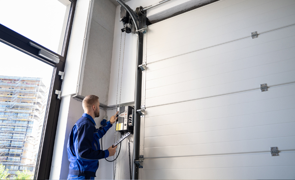 garage door, garage doors, openers, garage doors niagara, ON, door repair and service, tnc, tnc mobile maintenance, niagara, on, golden horseshoe garage doors